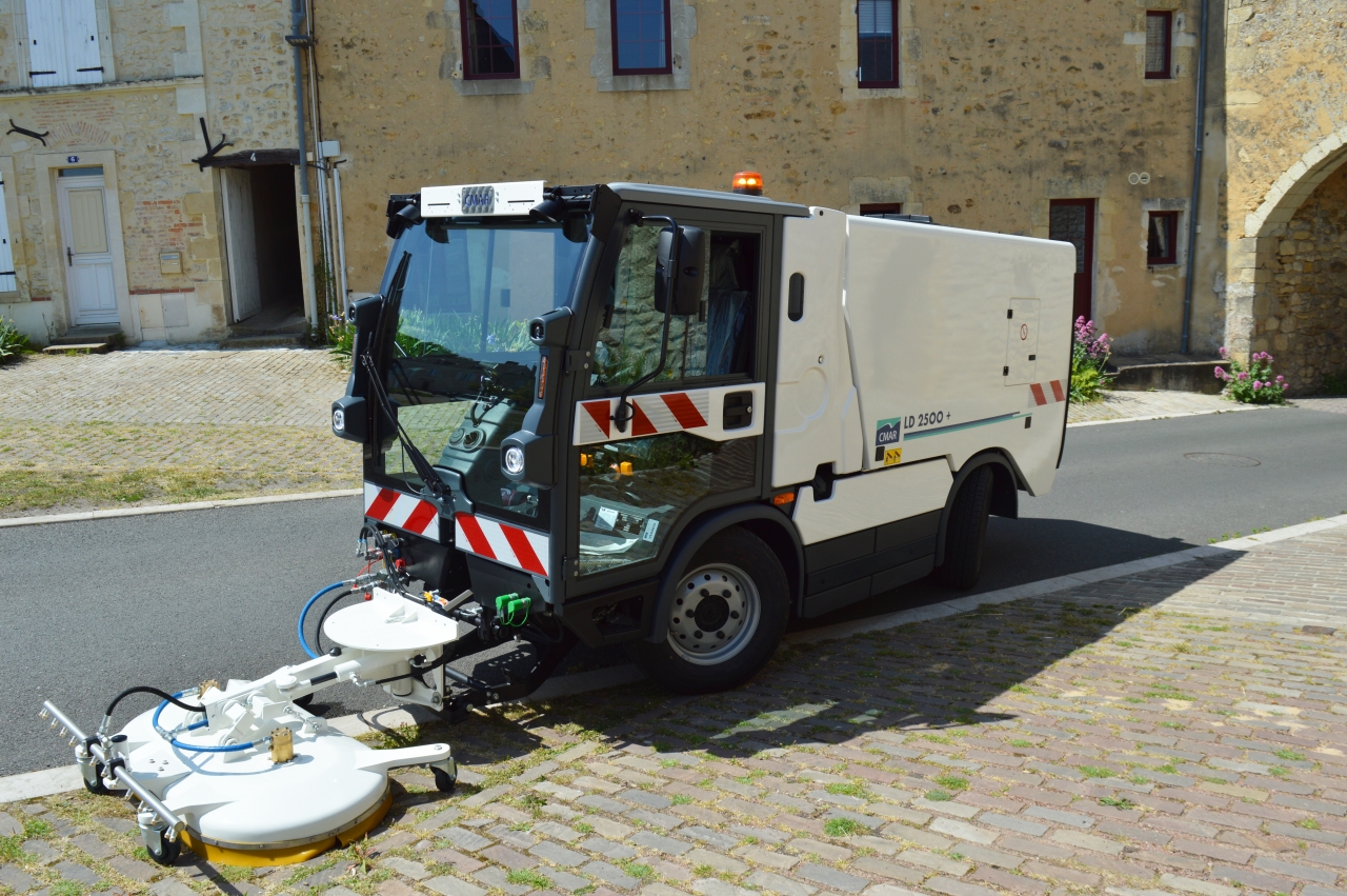 Laveuse decapeuse eau chaude LD 2500+  image 2