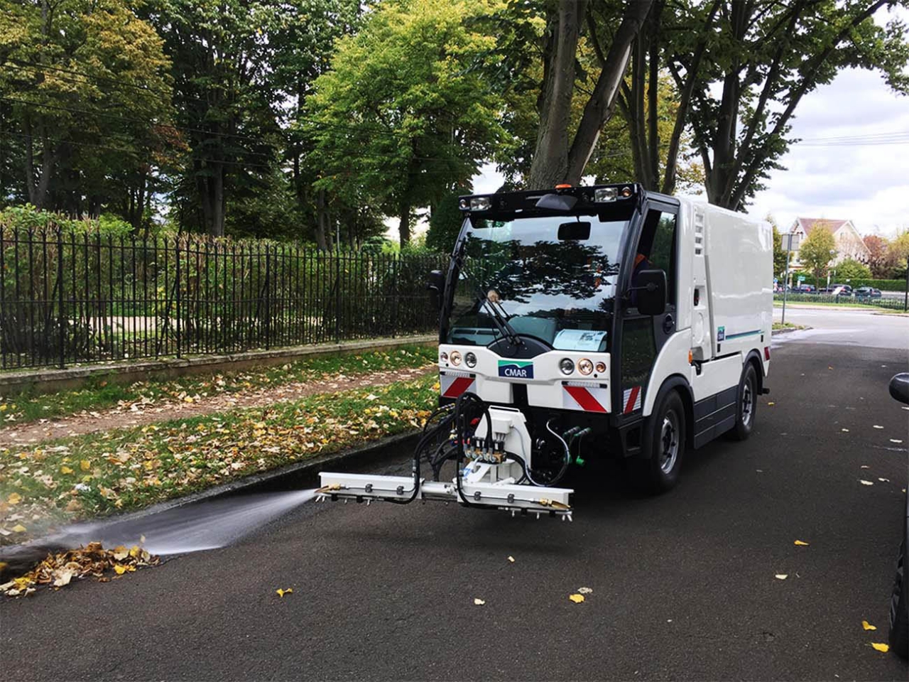 Laveuse décapeuse eau chaude LD 2500+  image 1