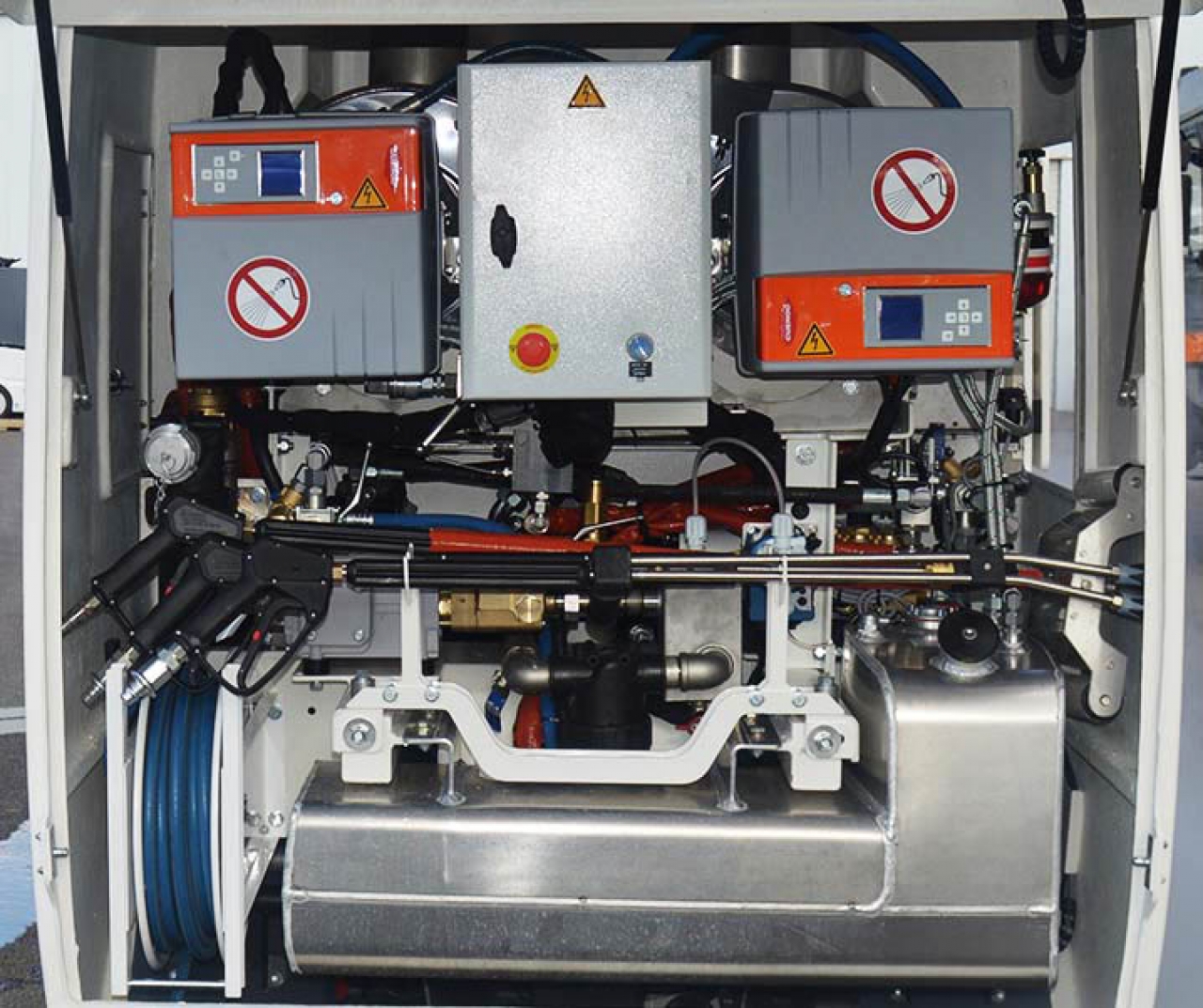 Laveuse decapeuse eau chaude LD 2500+  image 0