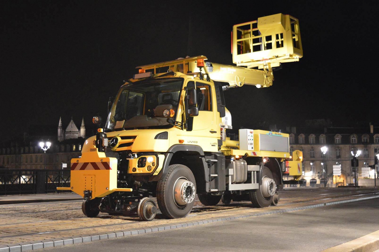 UNIMOG rail-route nacelle image 1