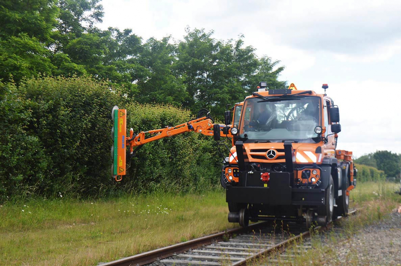 UNIMOG rail-route SNCF image 2